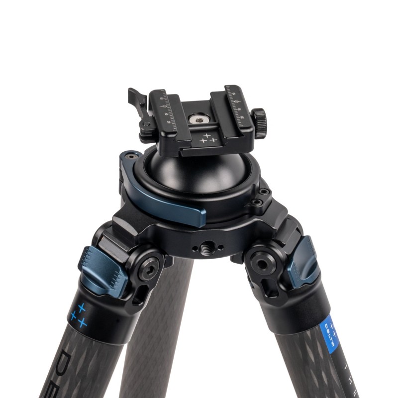 do-treppiede-in-carbonio-arcapicatinnycamera-adpt (3)