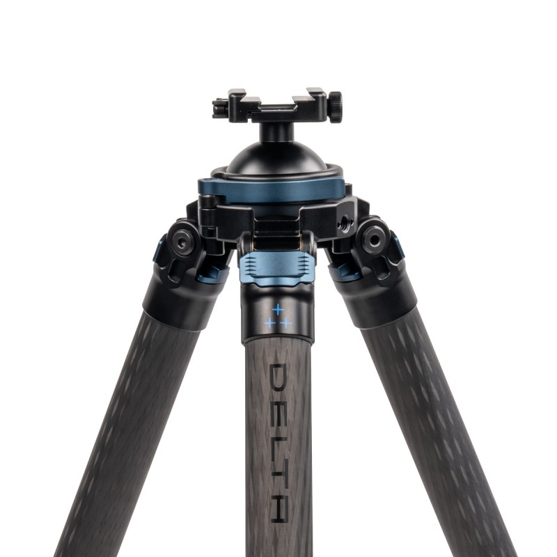 do-treppiede-in-carbonio-arcapicatinnycamera-adpt (4)